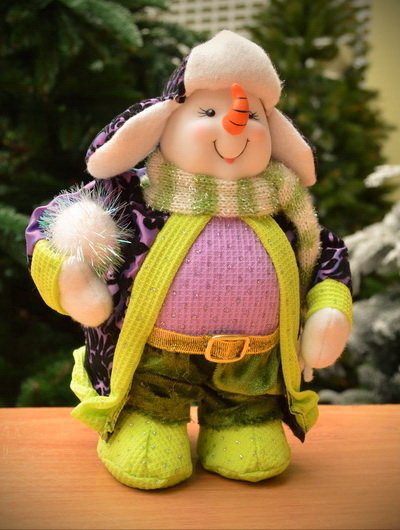 Декоративная кукла - украшение "Снеговик" 25см (артикул 5890)