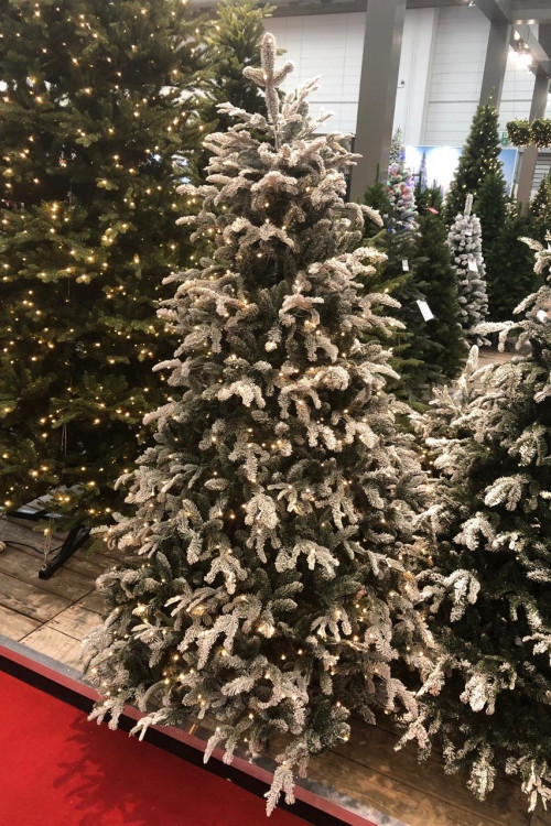 Ель Стильная заснеженная 230 см., 648 LED ламп, литая хвоя+пвх, Black Box (74284)