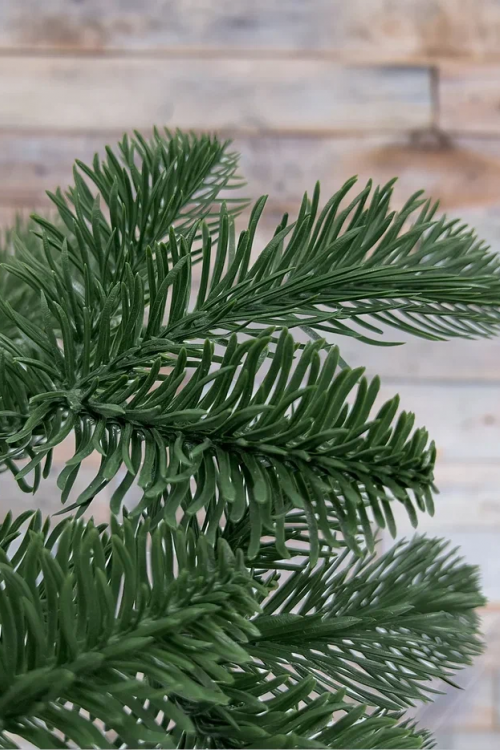 Елка Нормандия 215 см., темно зеленая, стройная, литая хвоя, Triumph Tree (72118)