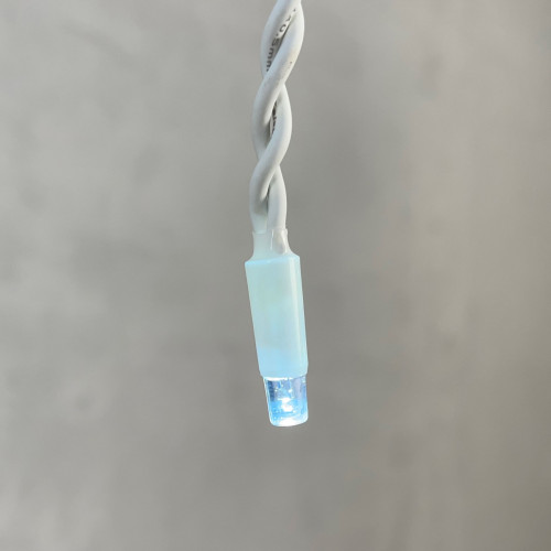 Светодиодная бахрома с колпачком 3,1*0,5 м., 120 холодных белых LED ламп, мерцание, каучуковый белый провод, LTC (LL120BLW-8-2W)