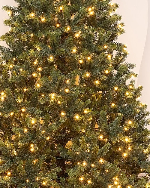 Искусственная елка Рождественская 210 см., 100% литая хвоя., 570 теплых белых Led ламп, ЕлкиТорг (63210)