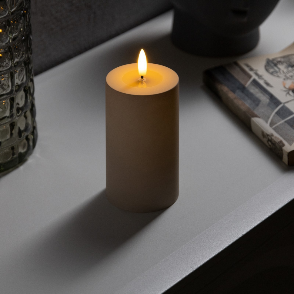 Светодиодная свеча бежевая 7×15×7 см., пластик, батарейки ААх2, Luazon Lighting (9907600)