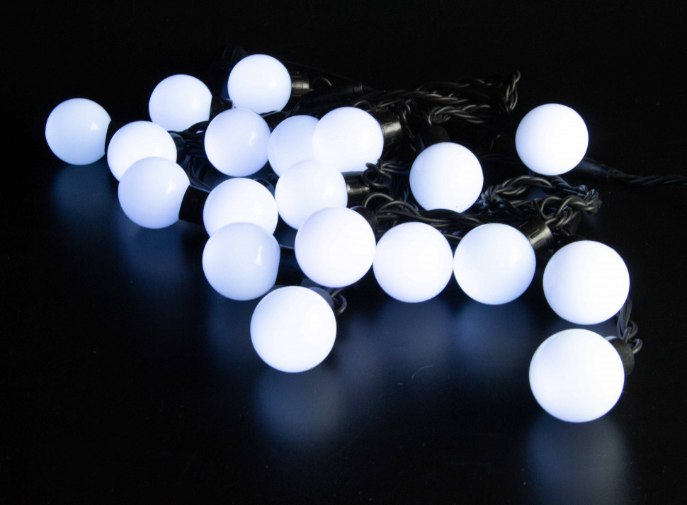 Светодиодная гирлянда шарики 5 м., 20 холодных белых LED, статика, черный резиновый провод, Teamprof (TPF-S5-20C/24V-40B-SRB/W) в Белгороде