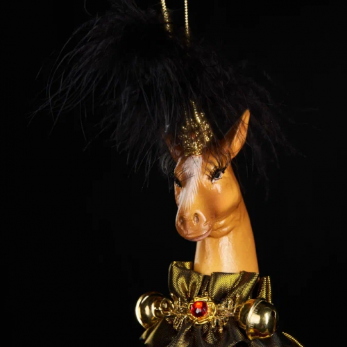 Лошадь леди с черным пером, Christmas DeLuxe (13361) в Санкт-Петербурге