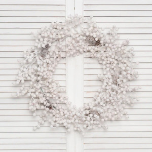 Рождественский венок Адель заснеженный с декором 60 см., ЕлкиТорг (52079)