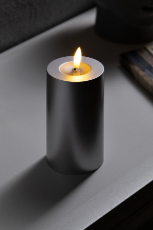 Светодиодная свеча Серебристая 7×15×7 см., пластик, батарейки ААх2, Luazon Lighting (9907603)