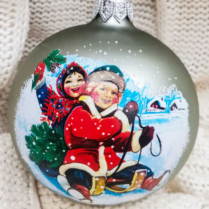Стеклянный шар Дети на санках 80 мм., Коломеев (КУ-80-214131)