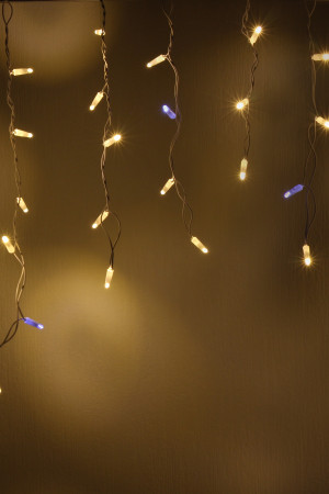 Светодиодная бахрома 108 теплых белых LED ламп, 3*0.6 м., 220В, мерцание, белый провод ПВХ, Teamprof (TPF-i3*0.6F-CW/WW)