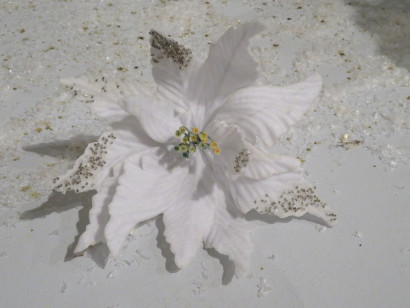 Цветок Искры Любви, белый 24*28 см, на клипсе, House of seasons (84338)