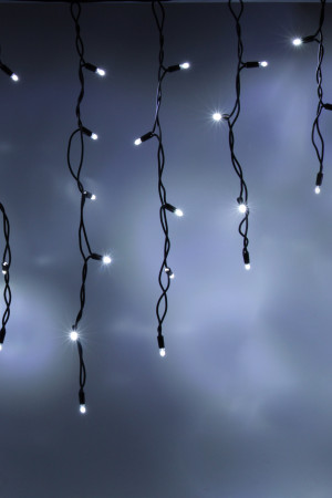 Светодиодная бахрома 108 холодных белых LED ламп, 3*0.6 м., 220В, статика, черный резиновый провод, Teamprof (TPF-i3*0.6-RB/W)