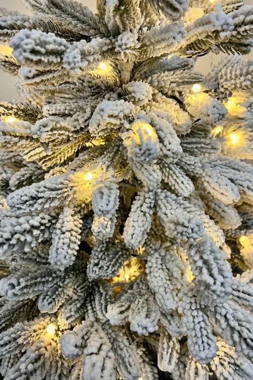 Искусственная елка Александрийская заснеженная 90 см., 70 теплых-белых Led ламп, 100% литая хвоя, ЕлкиТорг (209090)