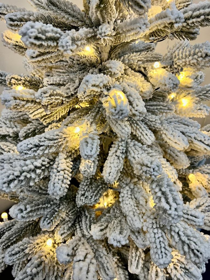 Искусственная елка Александрийская заснеженная 90 см., 70 теплых-белых Led ламп, 100% литая хвоя, ЕлкиТорг (209090)