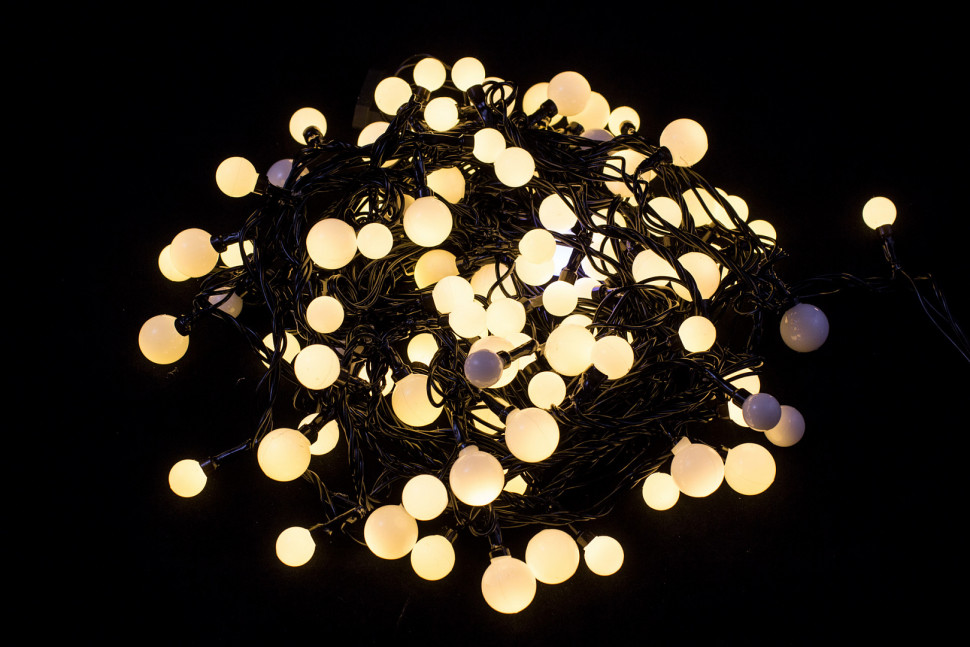 Светодиодная нить шарики 10 м., 220V, 100 теплых белых LED ламп, диаметр шариков 2*1,6*1*1,4 см., черный провод, Winner Light (ww.01.5В.100+Mixball) в Белгороде