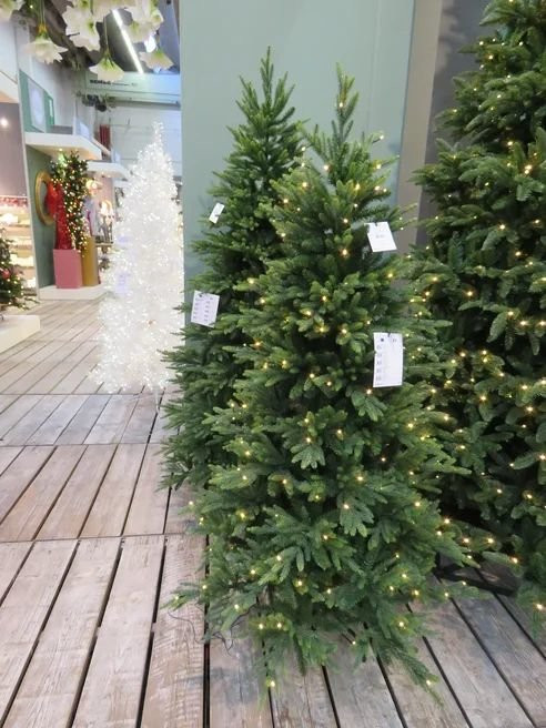 Ель Королевская премиум стройная с лампочками 155 см., 128 LED ламп, Литая хвоя+Пвх, Triumph Tree (72059)