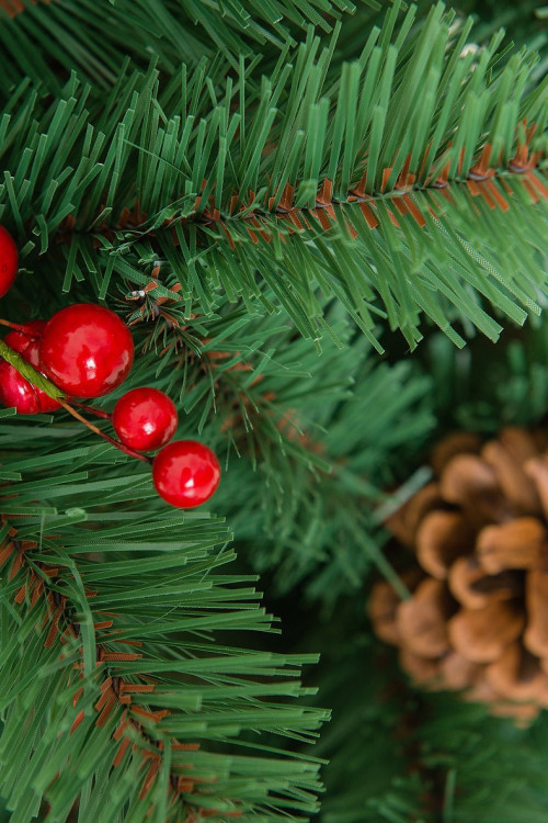 Искусственная елка Новогодняя сказка с шишками и ягодами 210 см., мягкая хвоя, ЕлкиТорг (15210)