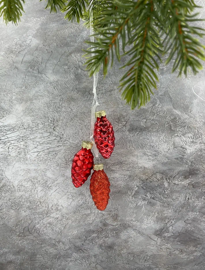 Набор стеклянных украшений Гроздь Шишек, 3 шт., 3 см., красный, Christmas DeLuxe (89878)