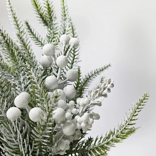 Новогодняя настольная композиция с белыми ягодами и шишкой 35 см., Christmas DeLuxe (89295) в Санкт-Петербурге