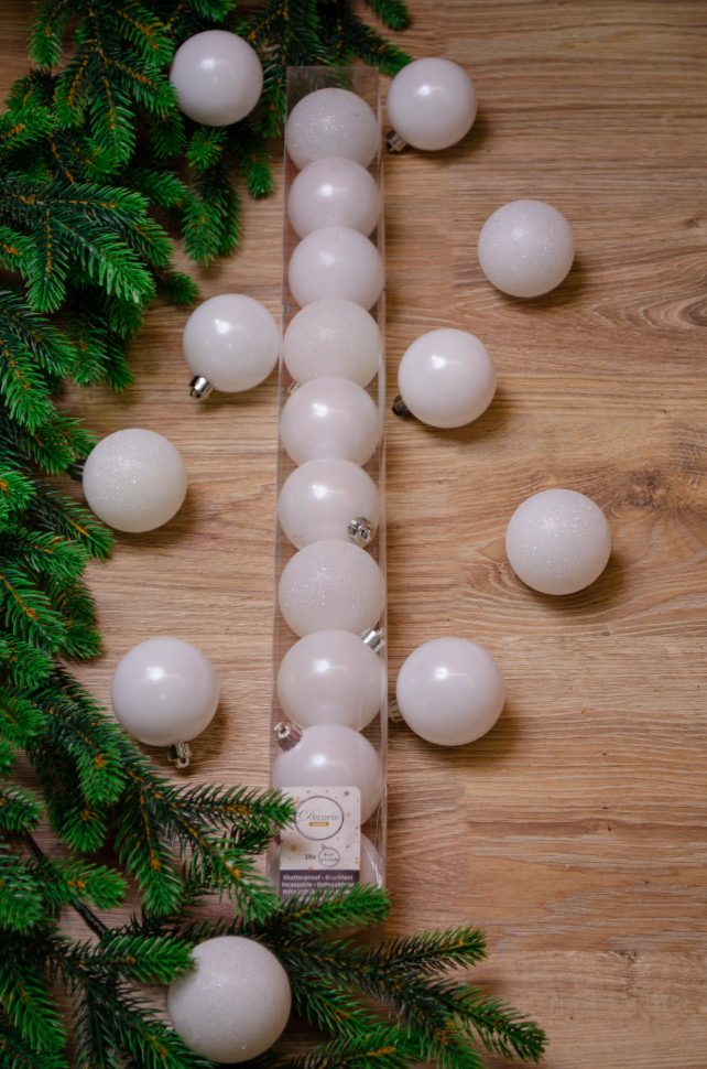 Набор пластиковых шаров Сказка 60 мм, белый, 10 шт, Kaemingk (020174)