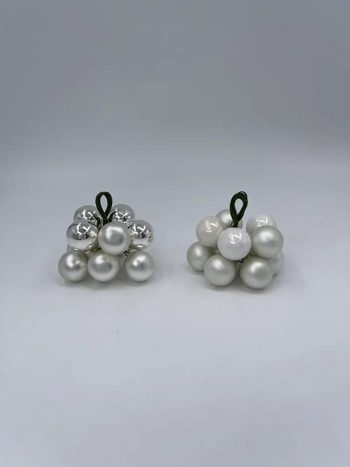 Гроздь стеклянных шаров Ягодный хоровод 2 см., 10 шт., первый снег, Christmas DeLuxe (89868)