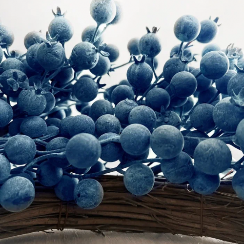 Венок из голубых ягод  60 см., Christmas DeLuxe (89968)