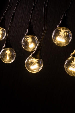 Светодиодная гирлянда Винтаж 20 теплых белых LED ламп, 10 м., статика, черный резиновый провод, Teamprof (TPF-VBL-10M-20-220V-RB/WW)