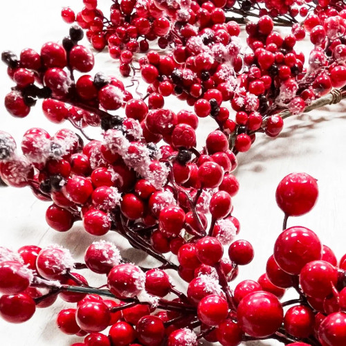 Гирлянда заснеженная из красных ягод 185 см., Christmas DeLuxe (87342)