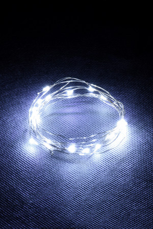 Светодиодная нить Роса 20 холодных белых LED ламп, 2 м., на батарейках, с пультом, Vegas (55105)