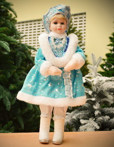 Декоративная кукла - украшение "Снегурочка" 35см, ( 5885)