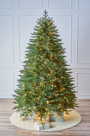 Искусственная ель Версальская 210 см., 460 теплых белых LED ламп, литая хвоя, Max Christmas (ЕСВЛ21)