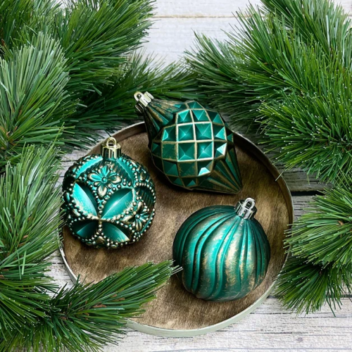  Набор пластиковых шаров Рандеву 80 мм., 9 шт., зеленый с золотом, Christmas DeLuxe (87801)