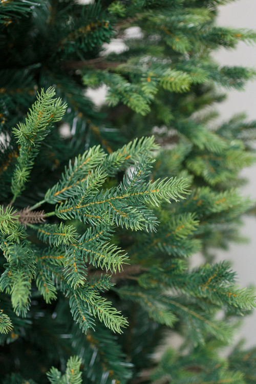 Интерьерная искусственная елка Сказочная Премиум 3,5 м., ствольная, Литая хвоя+ПВХ, Green Trees (GT3,5SK)