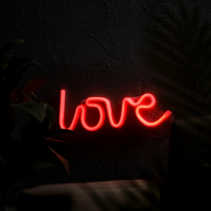 Неоновая вывеска Любовь 35x13 см., AAx3+USB,  красный, Luazon Lighting (10429935)