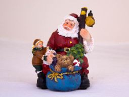 Новогодняя фигура, Санта с детьми и медвежонком с подсветкой, h-13 см (FQ14032-3)