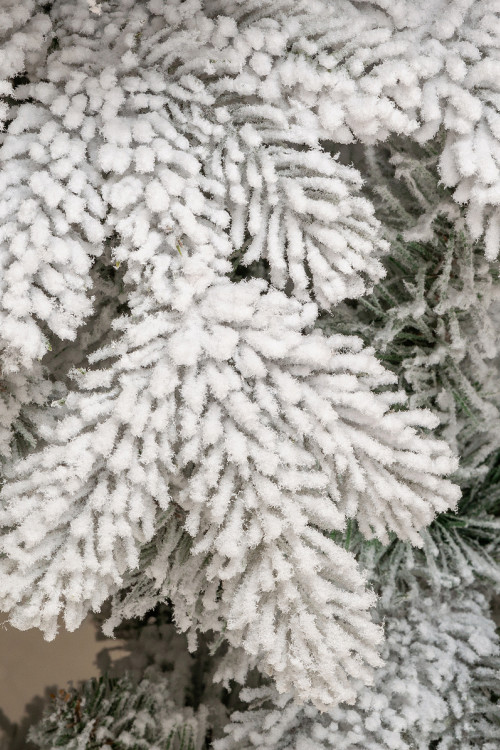 Искусственная елка Камчатская заснеженная 210 см., литая хвоя+пвх, ЕлкиТорг (143210)