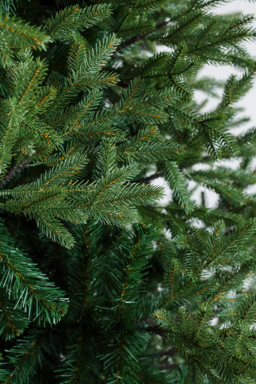 Интерьерная искусственная елка Финская Премиум 3 м., ствольная, Литая хвоя+ПВХ, Green Trees (GT3FIN)