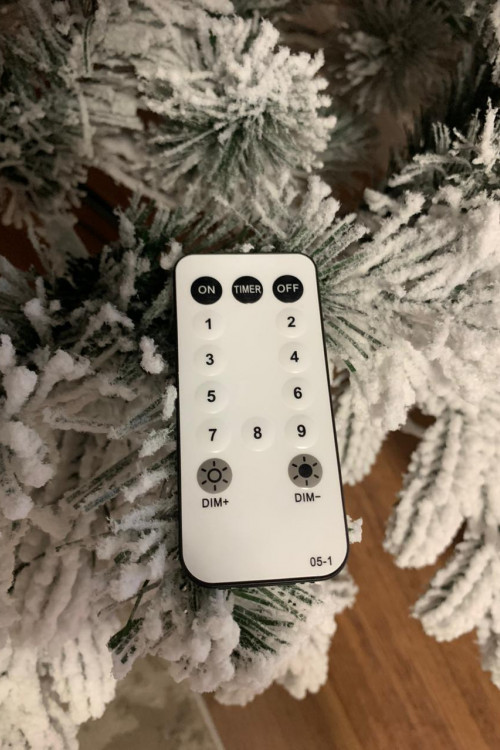 Искусственная елка Аляска заснеженная 240 см., 587 мульти/теплых белых Led ламп (2в1), ЕлкиТорг (195240)